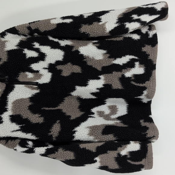 Eddie Bauer sweater size large great condition ! - Picture 6 of 16